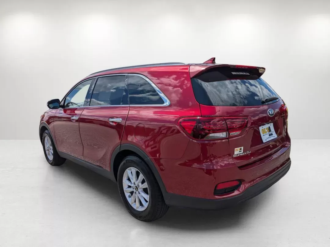 2019 /Stone Beige Kia Sorento LX (5XYPG4A31KG) with an Regular Unleaded I-4 2.4 L/144 engine, 6-Speed Automatic w/OD transmission, located at 1430 Gateway Drive, Opelika, AL, 36801, (334) 239-0944, 32.637871, -85.409790 - 2019 Kia Sorento LX - Photo#6