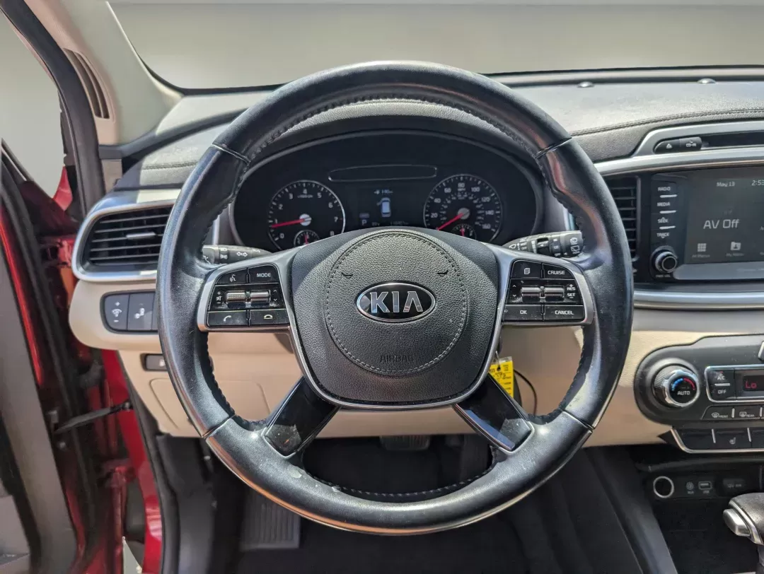 2019 /Stone Beige Kia Sorento LX (5XYPG4A31KG) with an Regular Unleaded I-4 2.4 L/144 engine, 6-Speed Automatic w/OD transmission, located at 1430 Gateway Drive, Opelika, AL, 36801, (334) 239-0944, 32.637871, -85.409790 - 2019 Kia Sorento LX - Photo#15