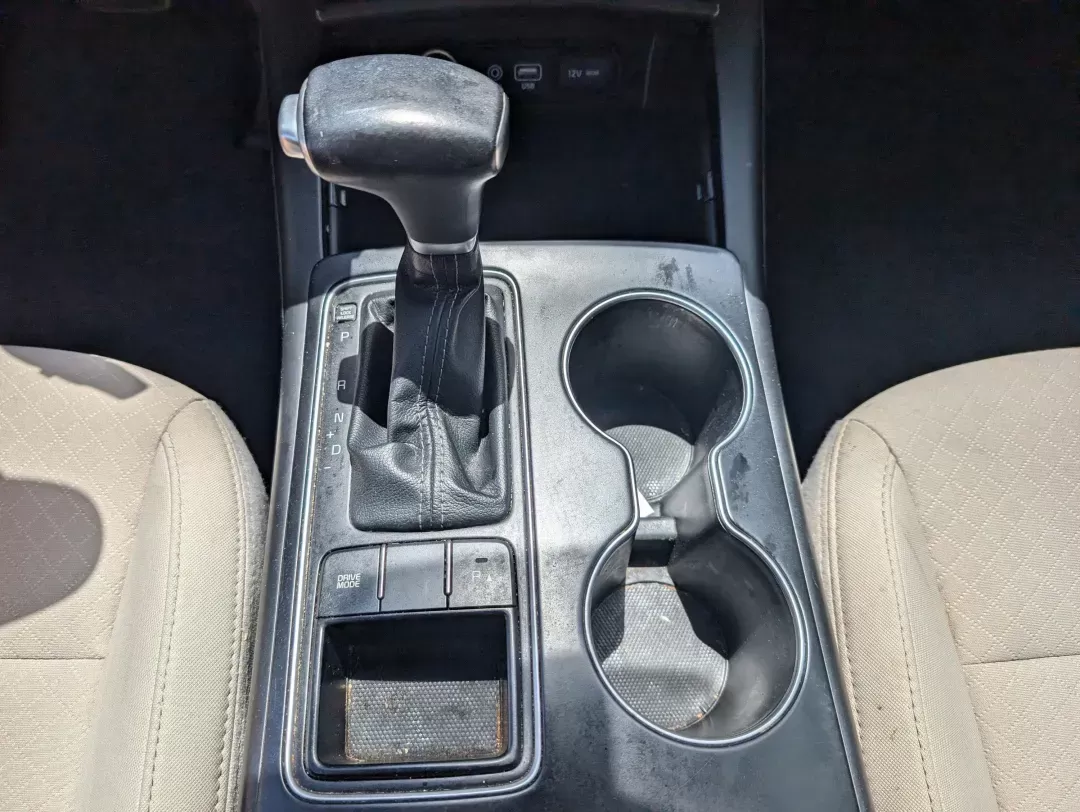 2019 /Stone Beige Kia Sorento LX (5XYPG4A31KG) with an Regular Unleaded I-4 2.4 L/144 engine, 6-Speed Automatic w/OD transmission, located at 5115 14th Ave., Columbus, GA, 31904, (706) 323-0345, 32.511494, -84.971046 - 2019 Kia Sorento LX - Photo#12