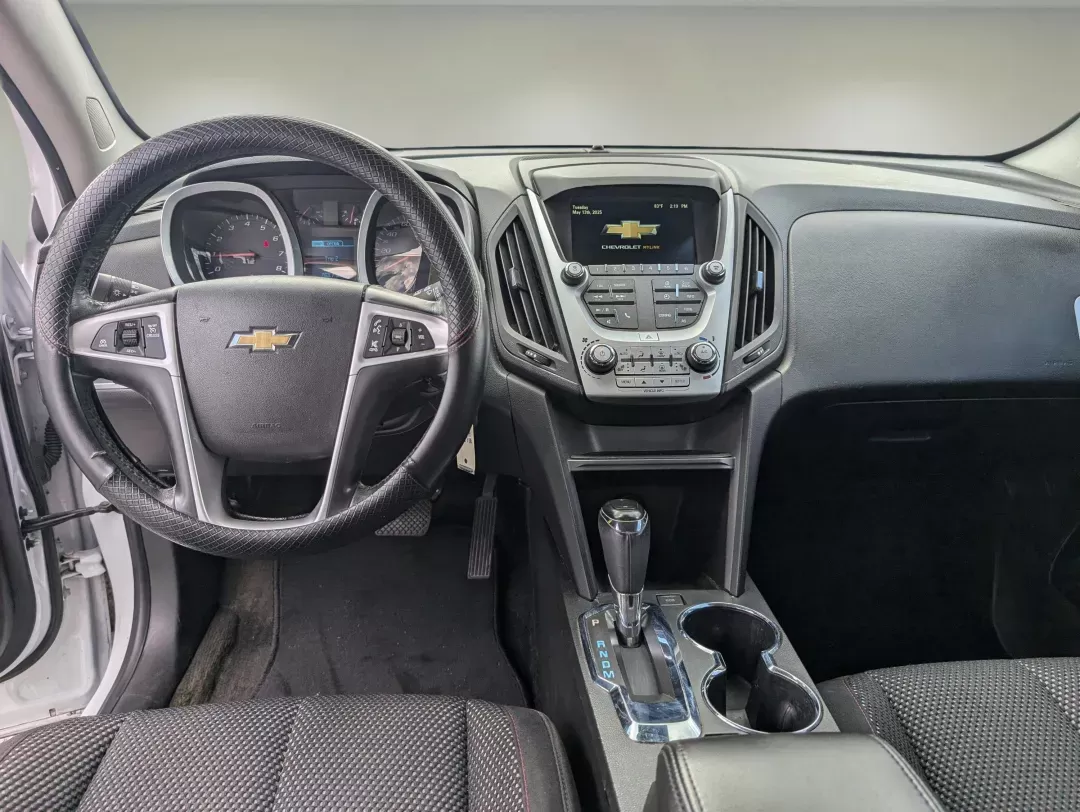 2017 /Jet Black Chevrolet Equinox LT (2GNALCEK9H6) with an Gas I4 2.4/145 engine, 6-Speed Automatic transmission, located at 3959 U.S. 80 W, Phenix City, AL, 36870, (334) 297-4885, 32.469296, -85.135185 - 2017 Chevrolet Equinox LT - Photo#11