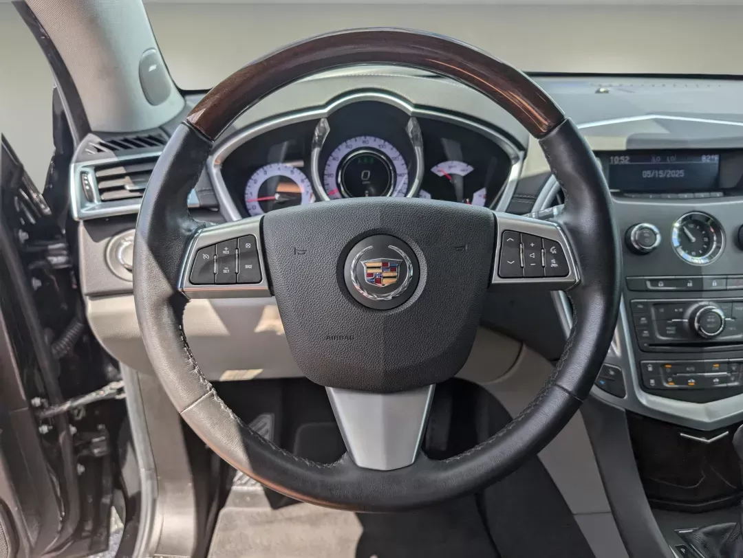 2011 /Ebony w/Titanium accents Cadillac SRX Luxury Collection (3GYFNAEY7BS) with an Gas V6 3.0L/183 engine, 6-Speed Automatic w/OD transmission, located at 3959 U.S. 80 W, Phenix City, AL, 36870, (334) 297-4885, 32.469296, -85.135185 - 2011 Cadillac SRX Luxury Collection - Photo#17