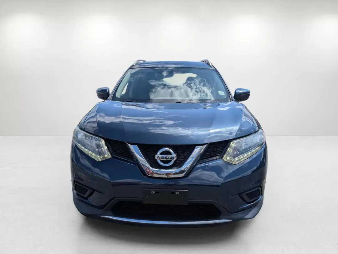 2016 /Charcoal Nissan Rogue SV (5N1AT2MV4GC) with an Regular Unleaded I-4 2.5 L/152 engine, 1-Speed CVT w/OD transmission, located at 1430 Gateway Drive, Opelika, AL, 36801, (334) 239-0944, 32.637871, -85.409790 - 2016 Nissan Rogue SV - Photo#1