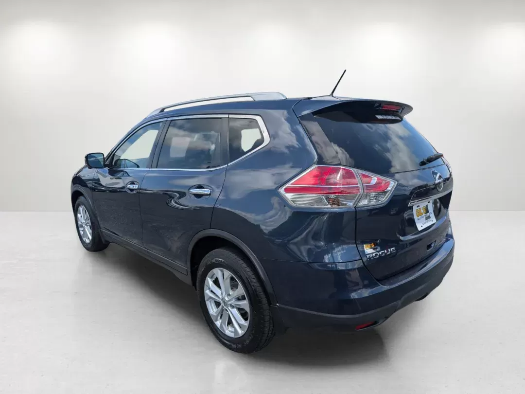 2016 /Charcoal Nissan Rogue SV (5N1AT2MV4GC) with an Regular Unleaded I-4 2.5 L/152 engine, 1-Speed CVT w/OD transmission, located at 1430 Gateway Drive, Opelika, AL, 36801, (334) 239-0944, 32.637871, -85.409790 - 2016 Nissan Rogue SV - Photo#6