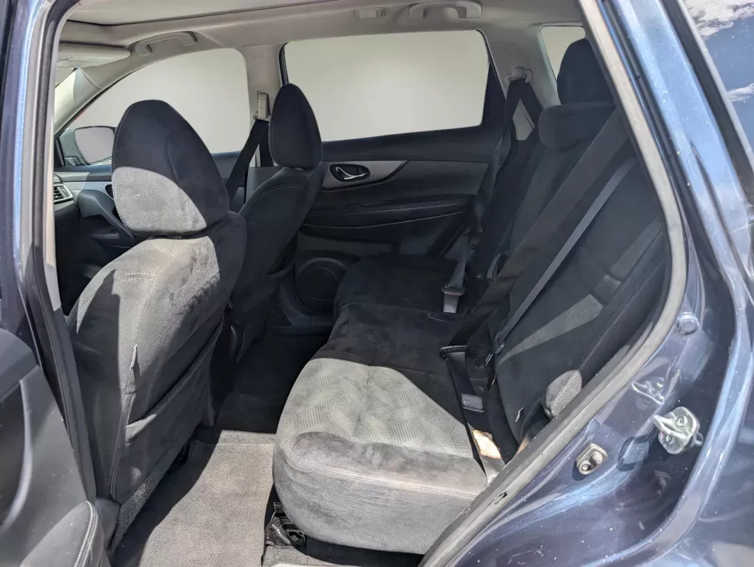 2016 /Charcoal Nissan Rogue SV (5N1AT2MV4GC) with an Regular Unleaded I-4 2.5 L/152 engine, 1-Speed CVT w/OD transmission, located at 1430 Gateway Drive, Opelika, AL, 36801, (334) 239-0944, 32.637871, -85.409790 - 2016 Nissan Rogue SV - Photo#10