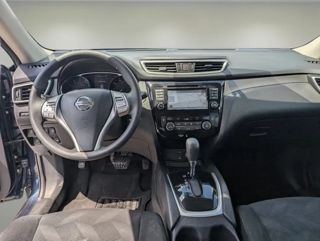 2016 /Charcoal Nissan Rogue SV (5N1AT2MV4GC) with an Regular Unleaded I-4 2.5 L/152 engine, 1-Speed CVT w/OD transmission, located at 1430 Gateway Drive, Opelika, AL, 36801, (334) 239-0944, 32.637871, -85.409790 - 2016 Nissan Rogue SV - Photo#11