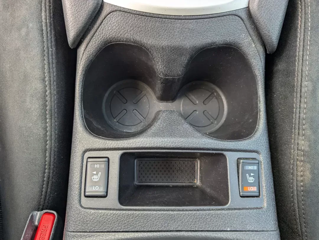 2016 /Charcoal Nissan Rogue SV (5N1AT2MV4GC) with an Regular Unleaded I-4 2.5 L/152 engine, 1-Speed CVT w/OD transmission, located at 1430 Gateway Drive, Opelika, AL, 36801, (334) 239-0944, 32.637871, -85.409790 - 2016 Nissan Rogue SV - Photo#12