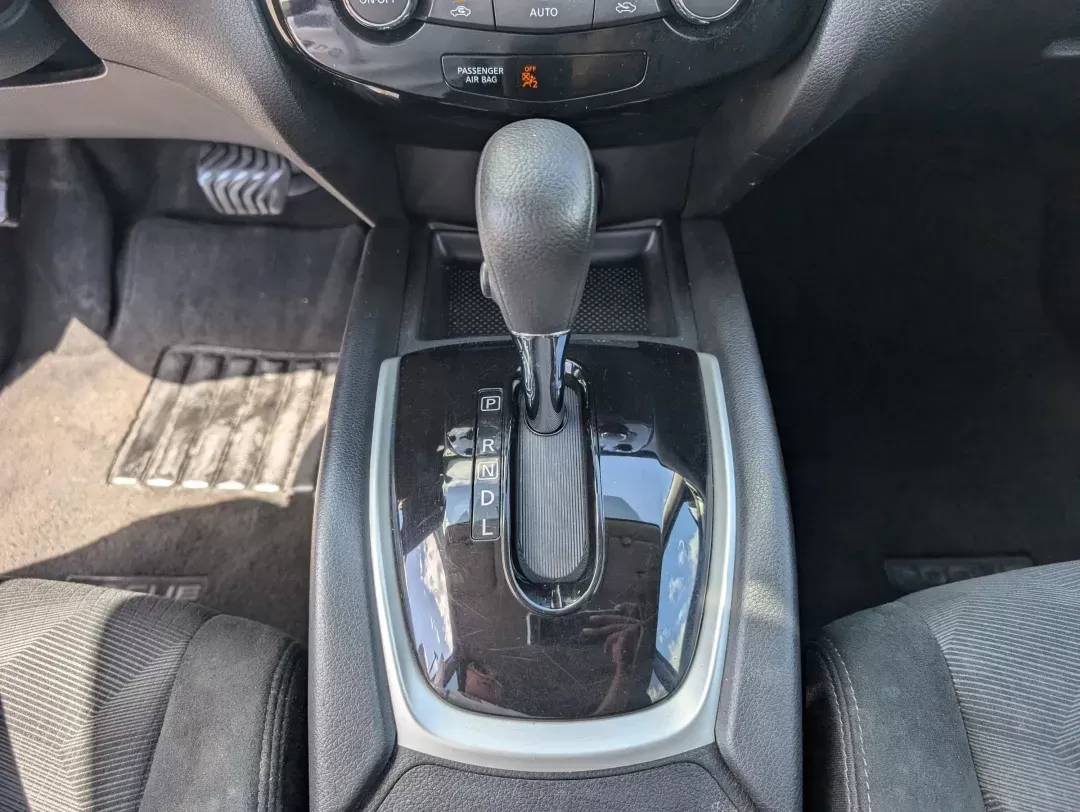 2016 /Charcoal Nissan Rogue SV (5N1AT2MV4GC) with an Regular Unleaded I-4 2.5 L/152 engine, 1-Speed CVT w/OD transmission, located at 1430 Gateway Drive, Opelika, AL, 36801, (334) 239-0944, 32.637871, -85.409790 - 2016 Nissan Rogue SV - Photo#13