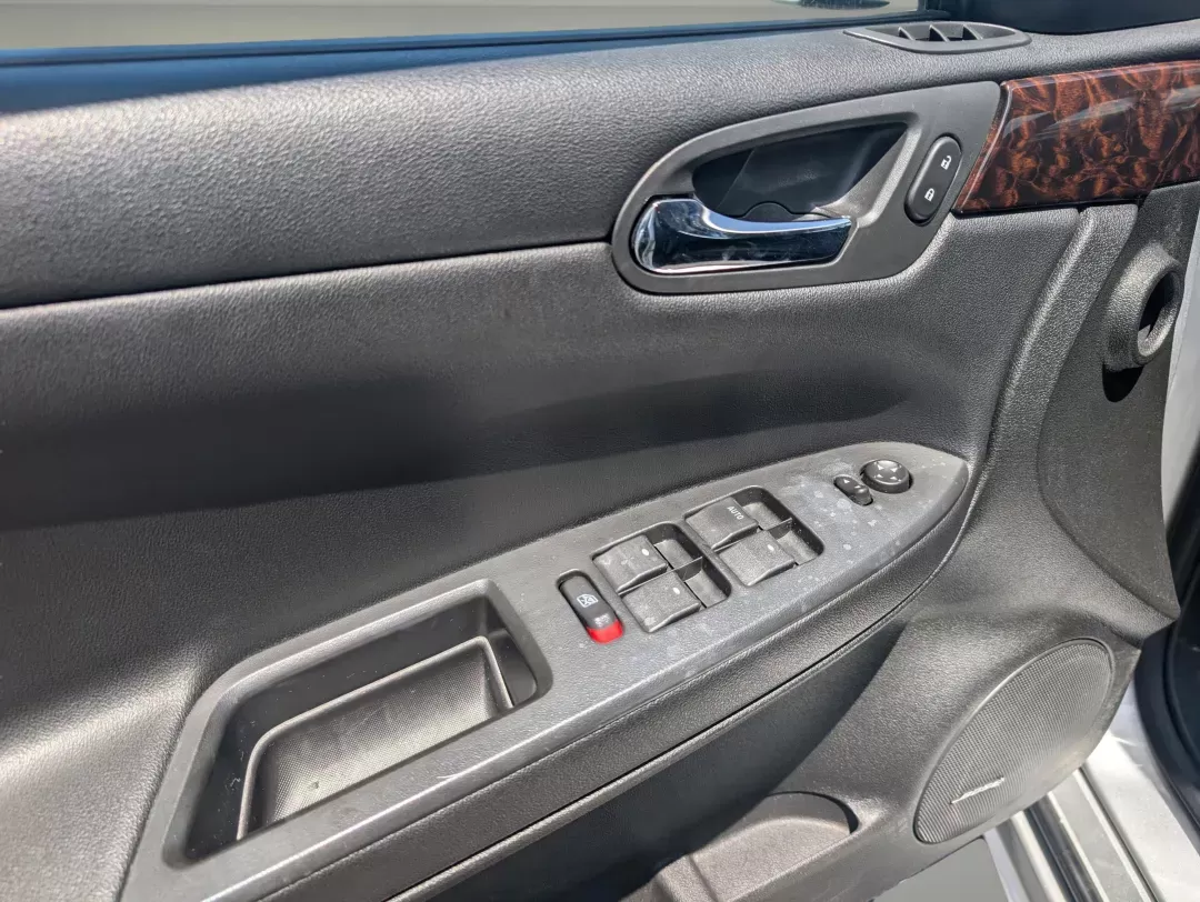 2012 /Ebony Chevrolet Impala LTZ (2G1WC5E38C1) with an Gas/Ethanol V6 3.6L/217 engine, 6-Speed Automatic transmission, located at 3959 U.S. 80 W, Phenix City, AL, 36870, (334) 297-4885, 32.469296, -85.135185 - 2012 Chevrolet Impala LTZ - Photo#8