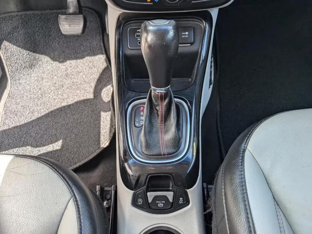 2018 /Ski Gray/Black Jeep Compass Limited (3C4NJCCBXJT) with an Regular Unleaded I-4 2.4 L/144 engine, 6-Speed Automatic w/OD transmission, located at 804 22nd Ave, Phenix City, AL, 36870, (334) 297-1860, 32.484749, -85.024475 - 2018 Jeep Compass Limited - Photo#13