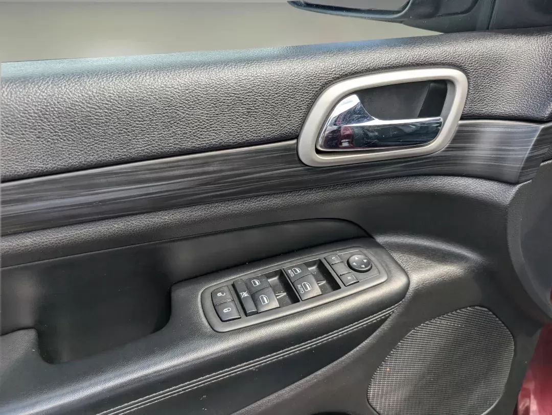 2020 /Black Jeep Grand Cherokee Altitude (1C4RJEAG3LC) with an Regular Unleaded V-6 3.6 L/220 engine, 8-Speed Automatic w/OD transmission, located at 7000 Northlake Connector, Columbus, GA, 31904, (706) 987-8085, 32.524975, -84.978134 - 2020 Jeep Grand Cherokee Altitude - Photo#8