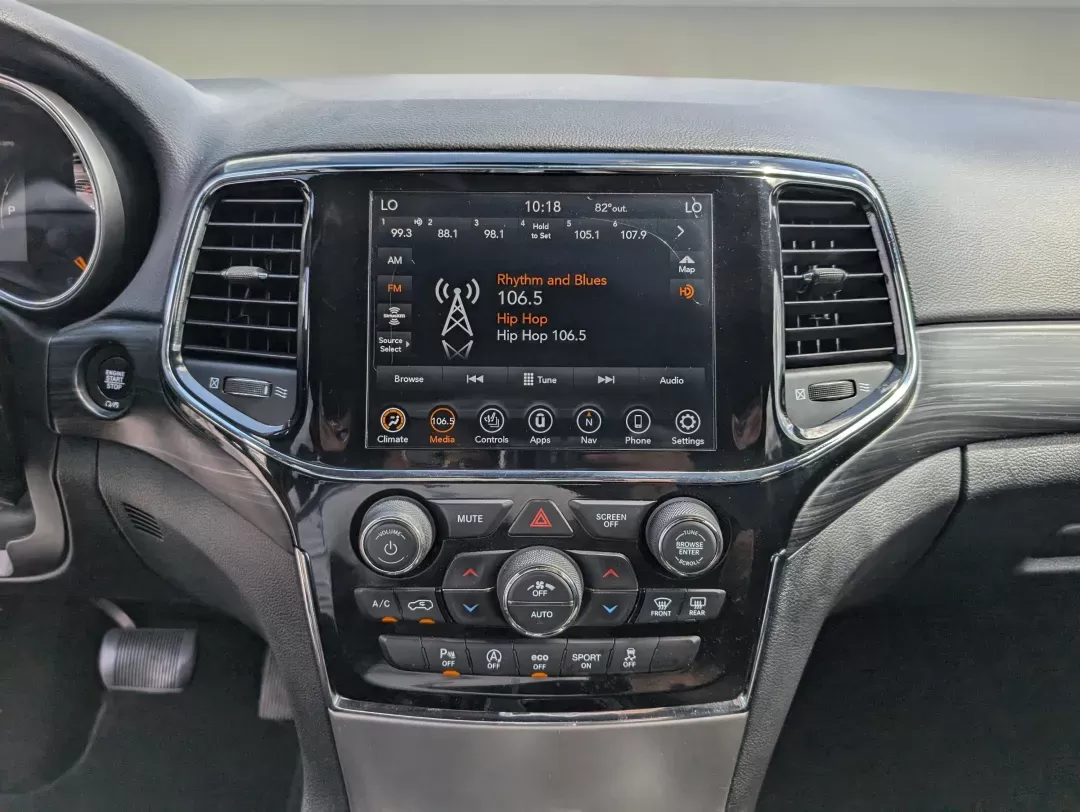 2020 /Black Jeep Grand Cherokee Altitude (1C4RJEAG3LC) with an Regular Unleaded V-6 3.6 L/220 engine, 8-Speed Automatic w/OD transmission, located at 7000 Northlake Connector, Columbus, GA, 31904, (706) 987-8085, 32.524975, -84.978134 - 2020 Jeep Grand Cherokee Altitude - Photo#13