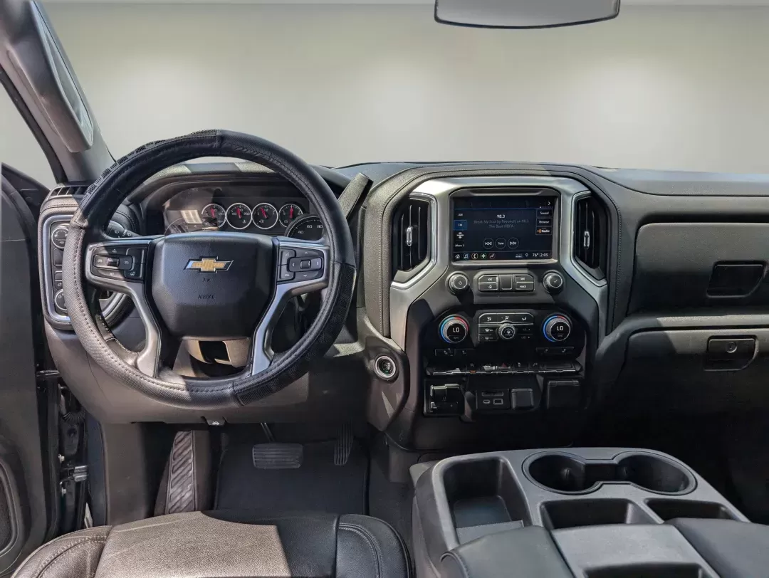 2019 /Jet Black Chevrolet Silverado 1500 LT (1GCPWCED0KZ) with an Other engine, located at 3959 U.S. 80 W, Phenix City, AL, 36870, (334) 297-4885, 32.469296, -85.135185 - **2019 Chevrolet Silverado 1500 LT: The Ultimate Workhorse for Every Adventure**<br /> <br /> Are you searching for a reliable pickup that's not just a vehicle but a true companion for your busy lifestyle? Look no further than the 2019 Chevrolet Silverado 1500 LT, available at Gils Auto in Opelika, - Photo#12