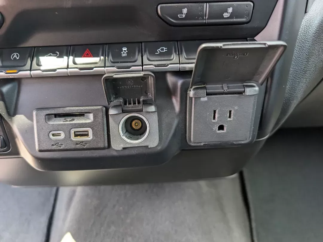 2019 /Jet Black Chevrolet Silverado 1500 LT (1GCPWCED0KZ) with an Other engine, located at 3959 U.S. 80 W, Phenix City, AL, 36870, (334) 297-4885, 32.469296, -85.135185 - **2019 Chevrolet Silverado 1500 LT: The Ultimate Workhorse for Every Adventure**<br /> <br /> Are you searching for a reliable pickup that's not just a vehicle but a true companion for your busy lifestyle? Look no further than the 2019 Chevrolet Silverado 1500 LT, available at Gils Auto in Opelika, - Photo#13