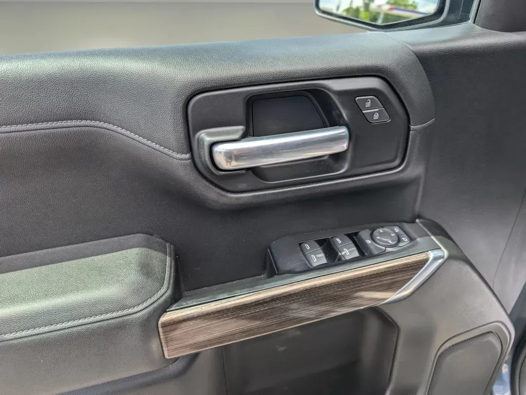 2019 /Jet Black Chevrolet Silverado 1500 LT (1GCPWCED0KZ) with an Gas V8 5.3L/325 engine, 8-Speed Automatic transmission, located at 1430 Gateway Drive, Opelika, AL, 36801, (334) 239-0944, 32.637871, -85.409790 - 2019 Chevrolet Silverado 1500 LT - Photo#8