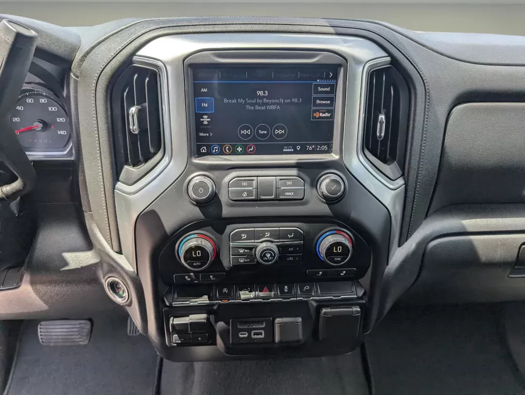 2019 /Jet Black Chevrolet Silverado 1500 LT (1GCPWCED0KZ) with an Gas V8 5.3L/325 engine, 8-Speed Automatic transmission, located at 1430 Gateway Drive, Opelika, AL, 36801, (334) 239-0944, 32.637871, -85.409790 - 2019 Chevrolet Silverado 1500 LT - Photo#15