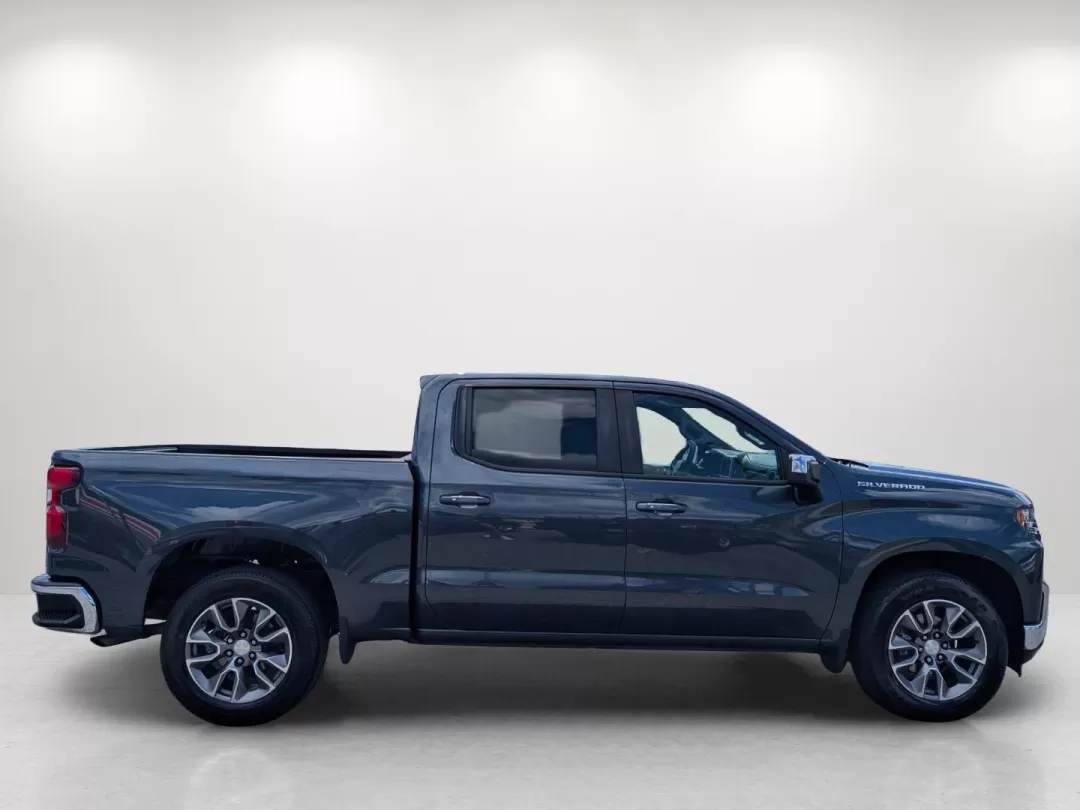 2019 /Jet Black Chevrolet Silverado 1500 LT (1GCPWCED0KZ) with an Other engine, located at 7000 Northlake Connector, Columbus, GA, 31904, (706) 987-8085, 32.524975, -84.978134 - **2019 Chevrolet Silverado 1500 LT: The Ultimate Workhorse for Every Adventure**<br /> <br /> Are you searching for a reliable pickup that's not just a vehicle but a true companion for your busy lifestyle? Look no further than the 2019 Chevrolet Silverado 1500 LT, available at Gils Auto in Opelika, - Photo#3
