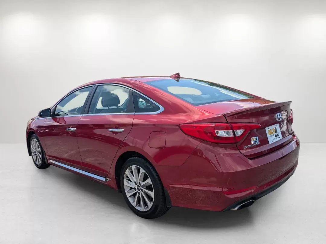 2015 /Gray Hyundai Sonata 2.4L Sport (5NPE34AF9FH) with an Regular Unleaded I-4 2.4 L/144 engine, 6-Speed Automatic w/OD transmission, located at 7000 Northlake Connector, Columbus, GA, 31904, (706) 987-8085, 32.524975, -84.978134 - 2015 Hyundai Sonata 2.4L Sport - Photo#6