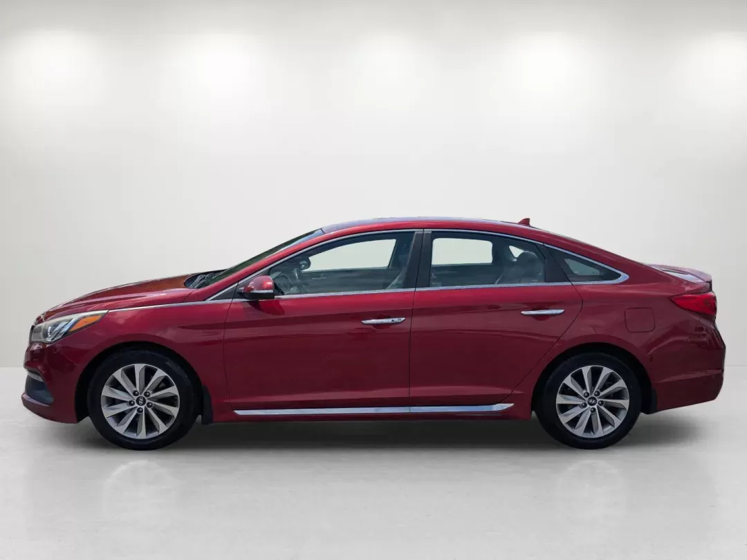 2015 /Gray Hyundai Sonata 2.4L Sport (5NPE34AF9FH) with an Regular Unleaded I-4 2.4 L/144 engine, 6-Speed Automatic w/OD transmission, located at 7000 Northlake Connector, Columbus, GA, 31904, (706) 987-8085, 32.524975, -84.978134 - 2015 Hyundai Sonata 2.4L Sport - Photo#7