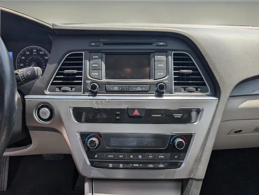 2015 /Gray Hyundai Sonata 2.4L Sport (5NPE34AF9FH) with an Regular Unleaded I-4 2.4 L/144 engine, 6-Speed Automatic w/OD transmission, located at 7000 Northlake Connector, Columbus, GA, 31904, (706) 987-8085, 32.524975, -84.978134 - 2015 Hyundai Sonata 2.4L Sport - Photo#14