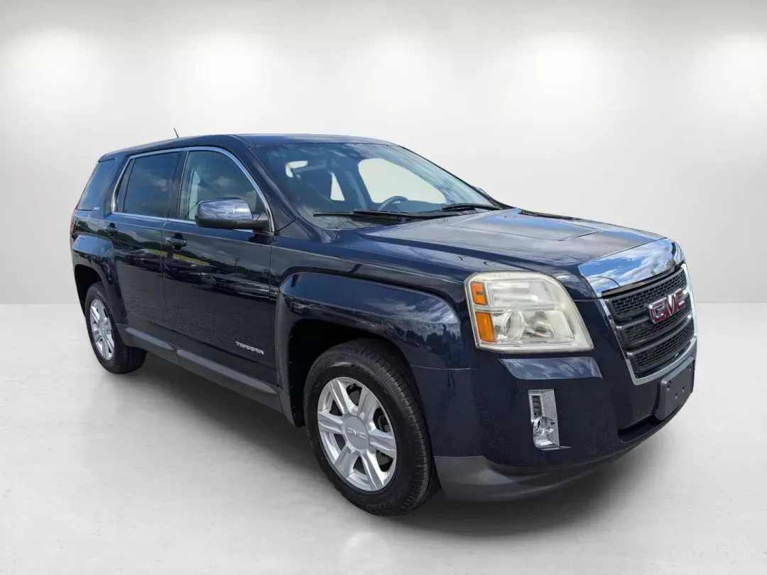 2015 /Jet Black GMC Terrain SLE (2GKALMEK7F6) with an Gas/Ethanol I4 2.4L/145 engine, 6-Speed Automatic transmission, located at 3959 U.S. 80 W, Phenix City, AL, 36870, (334) 297-4885, 32.469296, -85.135185 - 2015 GMC Terrain SLE - Photo#3
