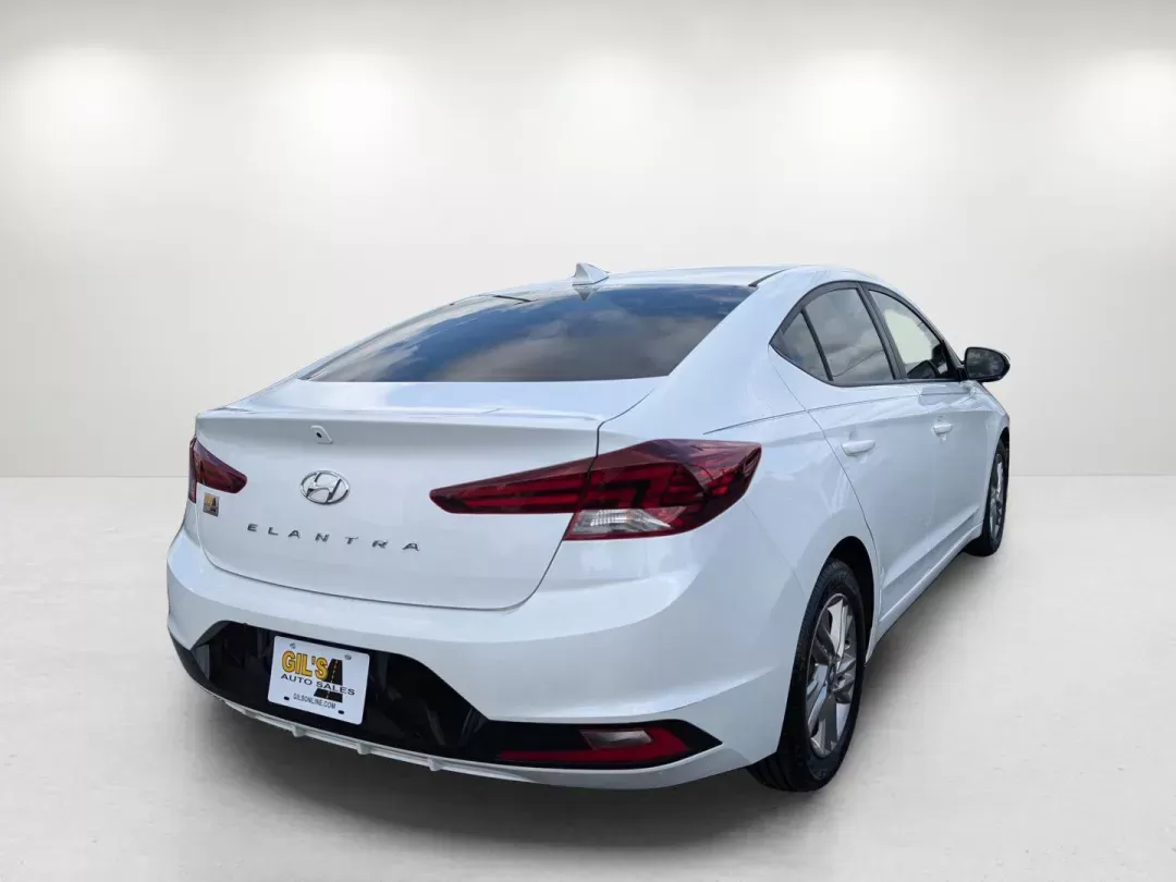 2020 /Black Hyundai Elantra SEL (5NPD84LF8LH) with an Regular Unleaded I-4 2.0 L/122 engine, 1-Speed CVT w/OD transmission, located at 3959 U.S. 80 W, Phenix City, AL, 36870, (334) 297-4885, 32.469296, -85.135185 - 2020 Hyundai Elantra SEL - Photo#5