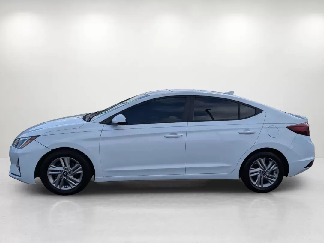 2020 /Black Hyundai Elantra SEL (5NPD84LF8LH) with an Regular Unleaded I-4 2.0 L/122 engine, 1-Speed CVT w/OD transmission, located at 3959 U.S. 80 W, Phenix City, AL, 36870, (334) 297-4885, 32.469296, -85.135185 - 2020 Hyundai Elantra SEL - Photo#8