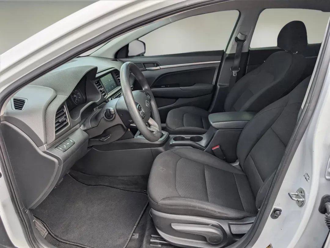 2020 /Black Hyundai Elantra SEL (5NPD84LF8LH) with an Regular Unleaded I-4 2.0 L/122 engine, 1-Speed CVT w/OD transmission, located at 3959 U.S. 80 W, Phenix City, AL, 36870, (334) 297-4885, 32.469296, -85.135185 - 2020 Hyundai Elantra SEL - Photo#10
