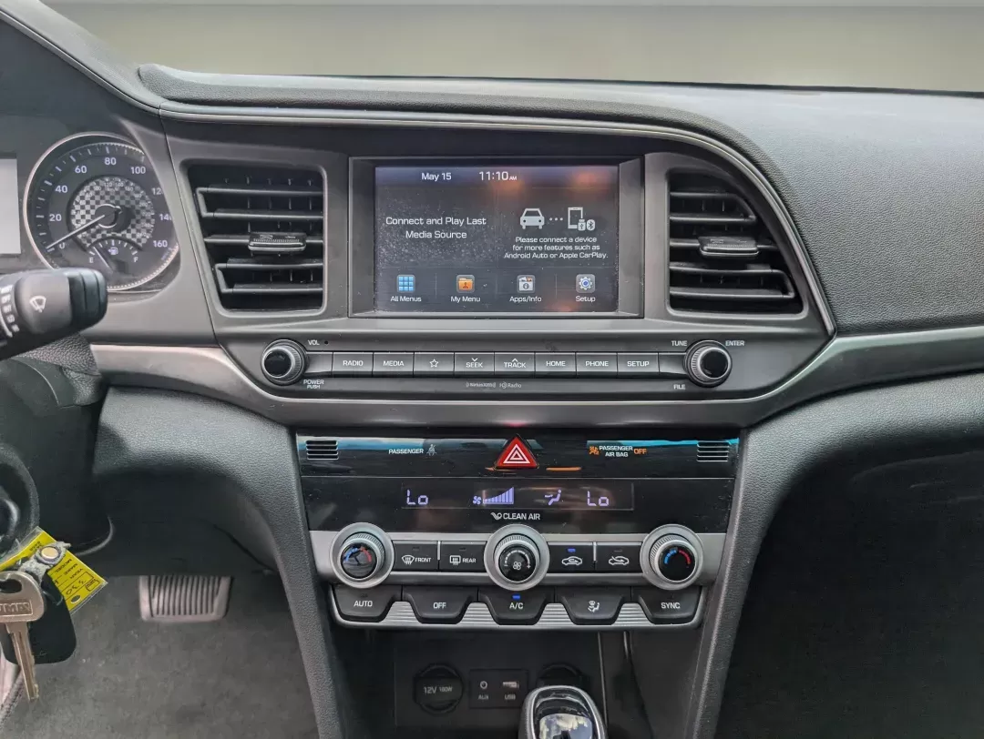 2020 /Black Hyundai Elantra SEL (5NPD84LF8LH) with an Regular Unleaded I-4 2.0 L/122 engine, 1-Speed CVT w/OD transmission, located at 3959 U.S. 80 W, Phenix City, AL, 36870, (334) 297-4885, 32.469296, -85.135185 - 2020 Hyundai Elantra SEL - Photo#15