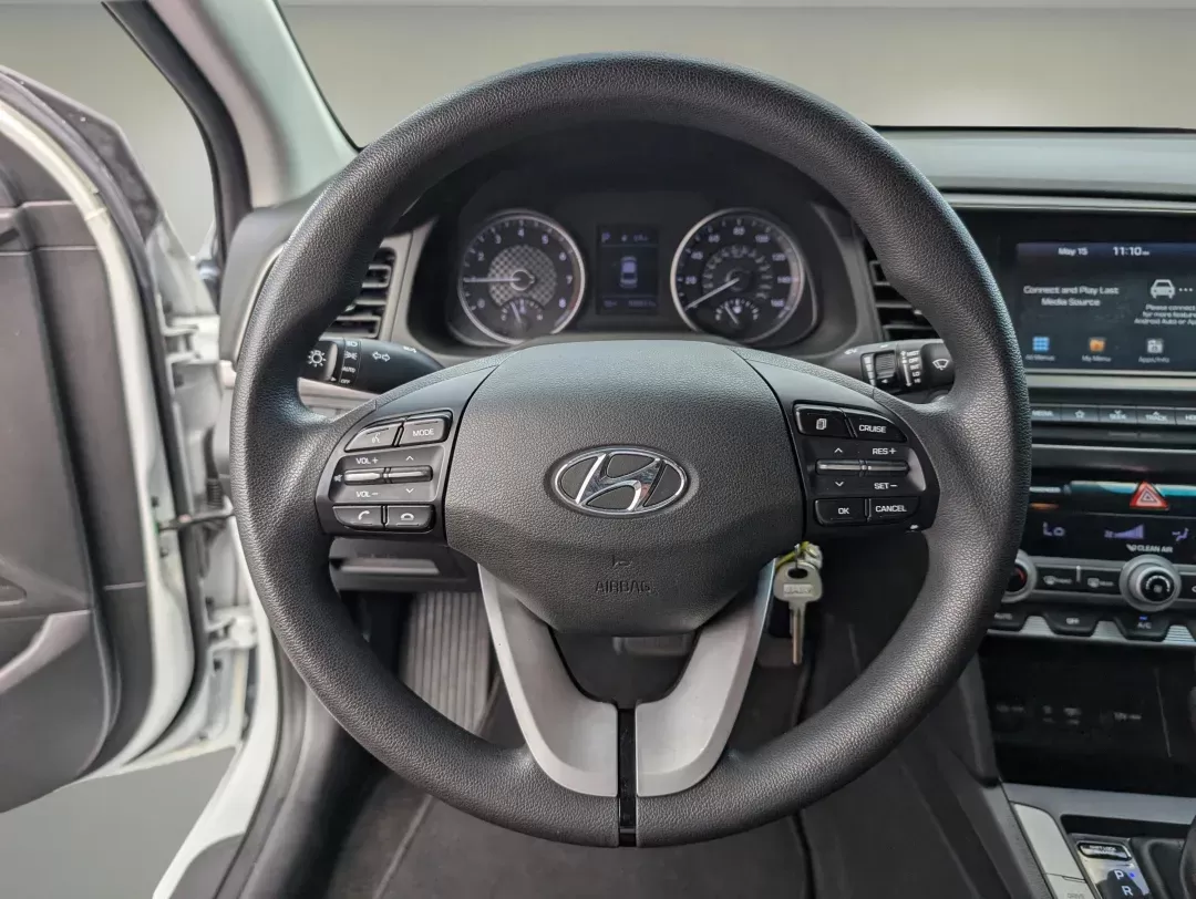 2020 /Black Hyundai Elantra SEL (5NPD84LF8LH) with an Regular Unleaded I-4 2.0 L/122 engine, 1-Speed CVT w/OD transmission, located at 3959 U.S. 80 W, Phenix City, AL, 36870, (334) 297-4885, 32.469296, -85.135185 - 2020 Hyundai Elantra SEL - Photo#16