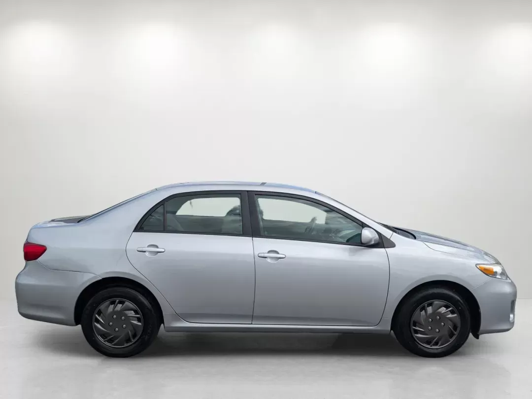 2011 Toyota Corolla LE (2T1BU4EE3BC) with an Gas I4 1.8L/110 engine, 4-Speed Automatic w/OD transmission, located at 3959 U.S. 80 W, Phenix City, AL, 36870, (334) 297-4885, 32.469296, -85.135185 - 2011 Toyota Corolla LE - Photo#4