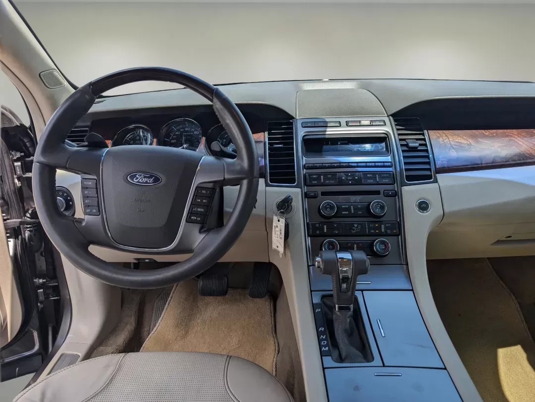 2011 Ford Taurus Limited (1FAHP2FW6BG) with an Gas V6 3.5L/213 engine, 6-Speed Automatic w/OD SelectShift transmission, located at 7000 Northlake Connector, Columbus, GA, 31904, (706) 987-8085, 32.524975, -84.978134 - 2011 Ford Taurus Limited - Photo#11
