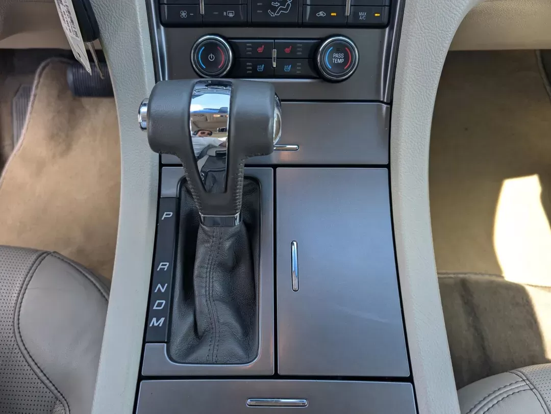 2011 Ford Taurus Limited (1FAHP2FW6BG) with an Gas V6 3.5L/213 engine, 6-Speed Automatic w/OD SelectShift transmission, located at 7000 Northlake Connector, Columbus, GA, 31904, (706) 987-8085, 32.524975, -84.978134 - 2011 Ford Taurus Limited - Photo#13