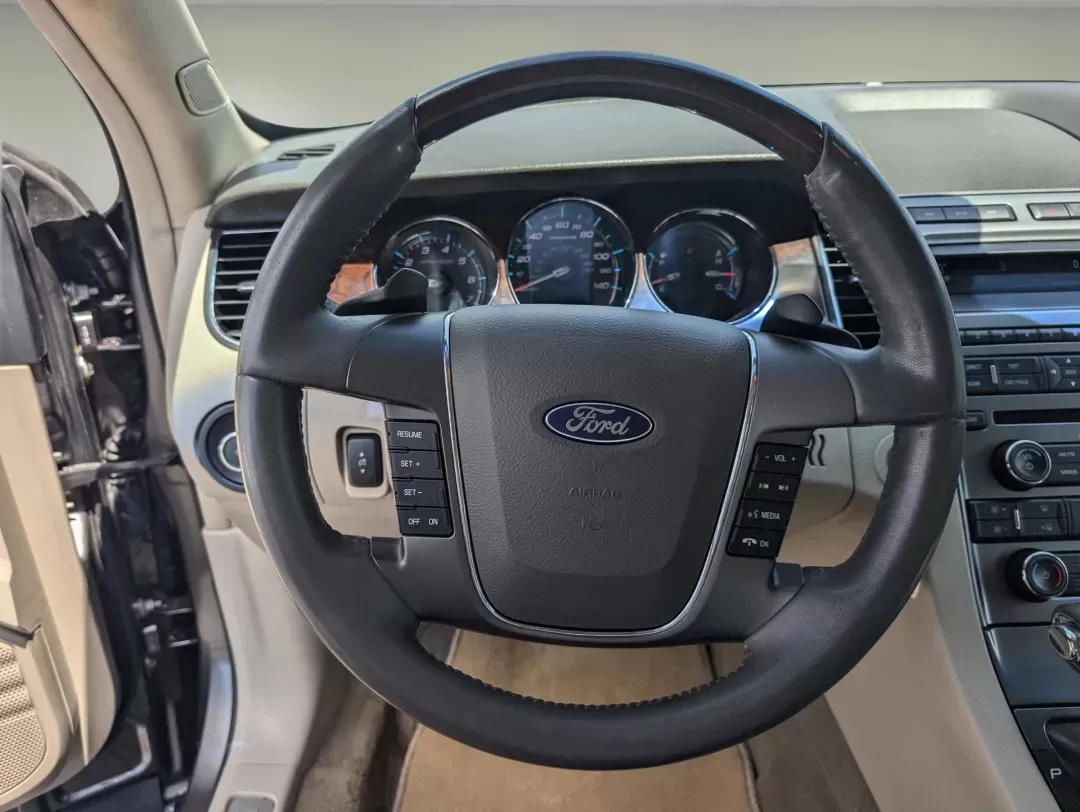 2011 Ford Taurus Limited (1FAHP2FW6BG) with an Gas V6 3.5L/213 engine, 6-Speed Automatic w/OD SelectShift transmission, located at 7000 Northlake Connector, Columbus, GA, 31904, (706) 987-8085, 32.524975, -84.978134 - 2011 Ford Taurus Limited - Photo#15