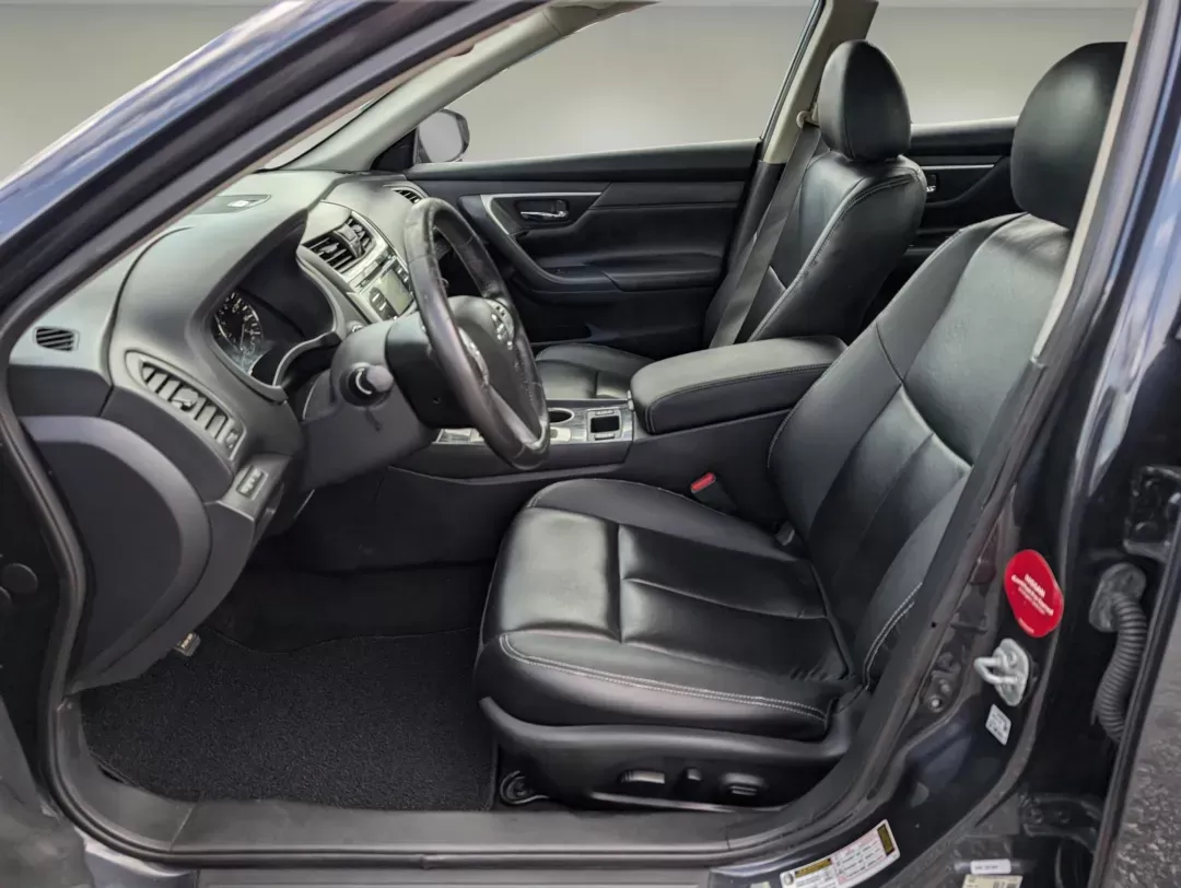 2018 /Charcoal Nissan Altima 2.5 SL (1N4AL3APXJC) with an Regular Unleaded I-4 2.5 L/152 engine, 1-Speed CVT w/OD transmission, located at 804 22nd Ave, Phenix City, AL, 36870, (334) 297-1860, 32.484749, -85.024475 - 2018 Nissan Altima 2.5 SL - Photo#9