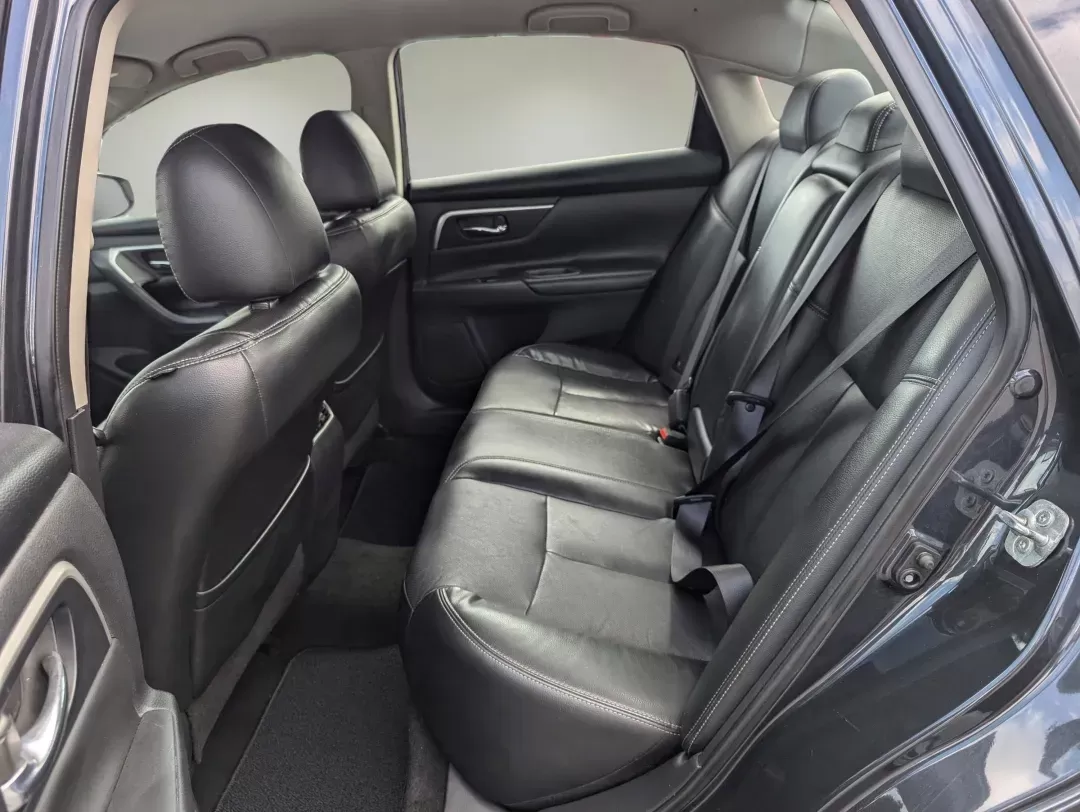 2018 /Charcoal Nissan Altima 2.5 SL (1N4AL3APXJC) with an Regular Unleaded I-4 2.5 L/152 engine, 1-Speed CVT w/OD transmission, located at 804 22nd Ave, Phenix City, AL, 36870, (334) 297-1860, 32.484749, -85.024475 - 2018 Nissan Altima 2.5 SL - Photo#10