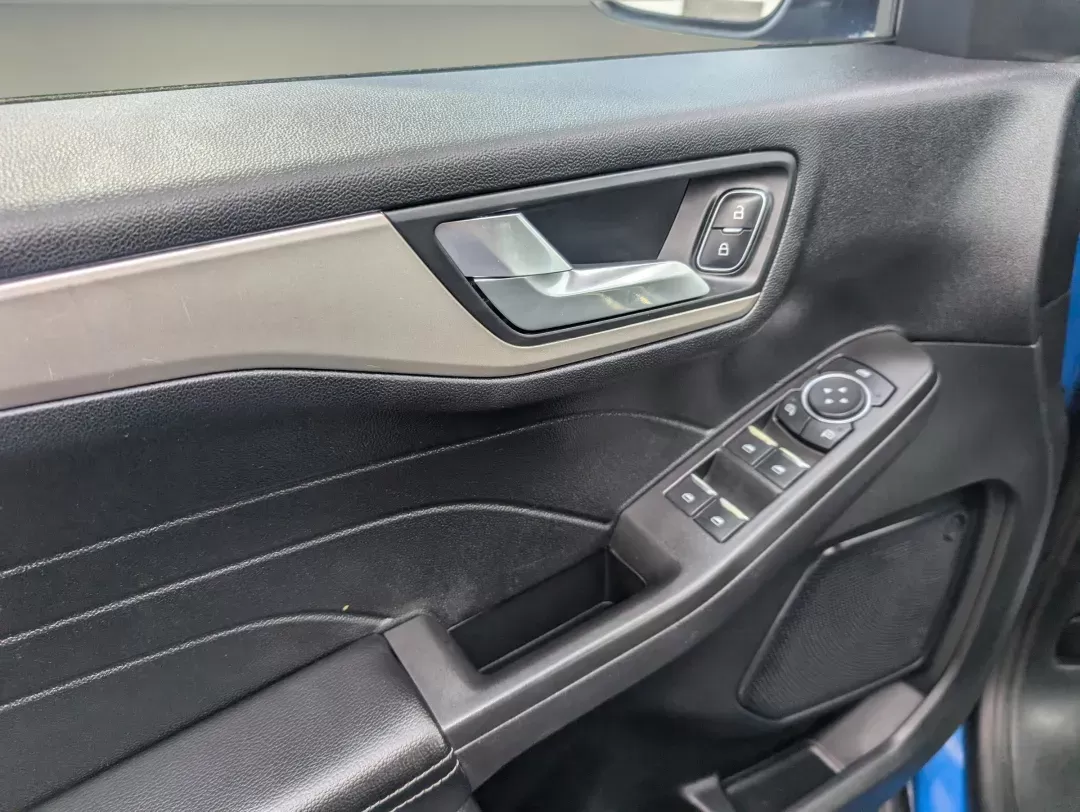 2021 Ford Escape SE (1FMCU0G67MU) with an Intercooled Turbo Regular Unleaded I-3 1.5 L/91 engine, 8-Speed Automatic w/OD transmission, located at 3959 U.S. 80 W, Phenix City, AL, 36870, (334) 297-4885, 32.469296, -85.135185 - 2021 Ford Escape SE - Photo#9