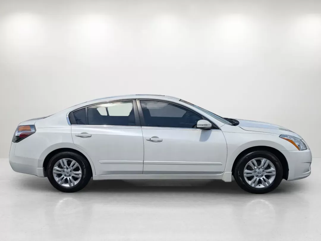 2012 /Blonde Nissan Altima 2.5 SL (1N4AL2AP2CC) with an Gas I4 2.5L/ engine, 1-Speed Continuously Variable Ratio transmission, located at 3959 U.S. 80 W, Phenix City, AL, 36870, (334) 297-4885, 32.469296, -85.135185 - 2012 Nissan Altima 2.5 SL - Photo#3