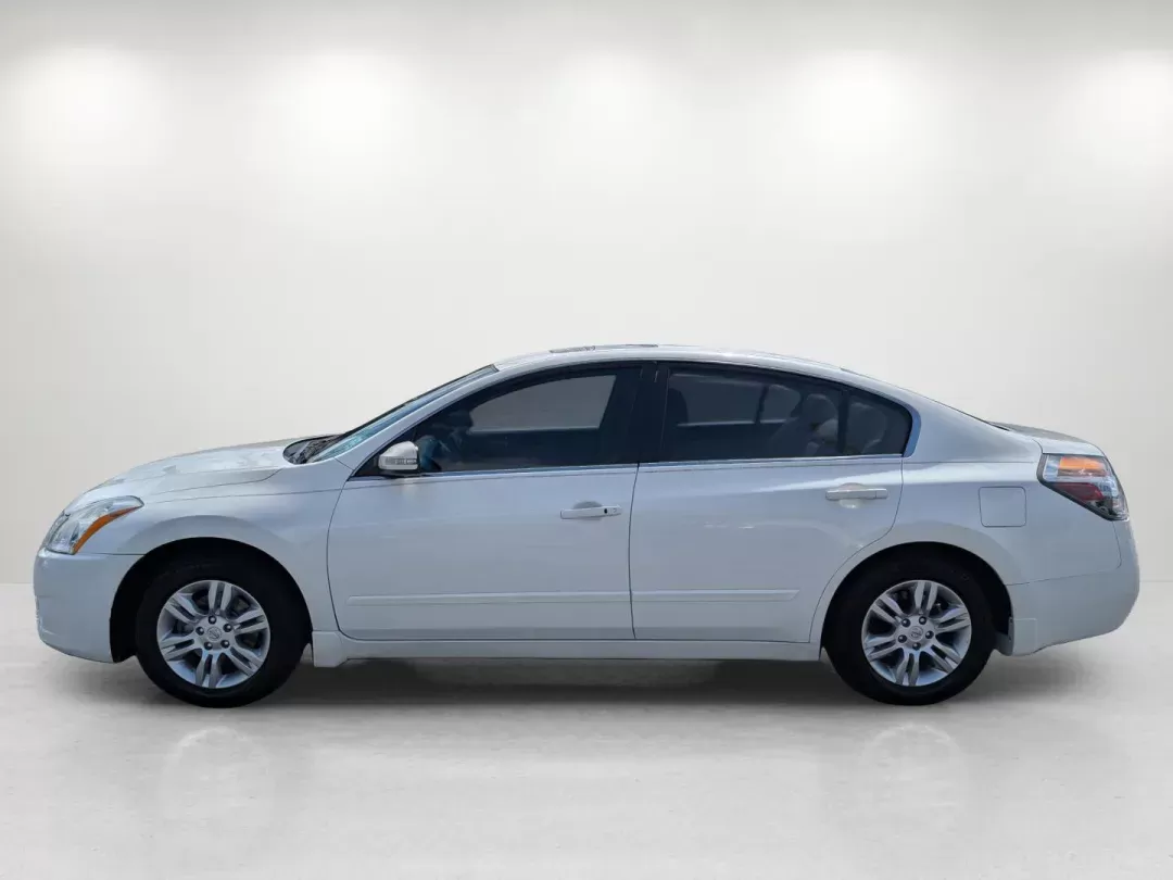 2012 /Blonde Nissan Altima 2.5 SL (1N4AL2AP2CC) with an Gas I4 2.5L/ engine, 1-Speed Continuously Variable Ratio transmission, located at 3959 U.S. 80 W, Phenix City, AL, 36870, (334) 297-4885, 32.469296, -85.135185 - 2012 Nissan Altima 2.5 SL - Photo#7