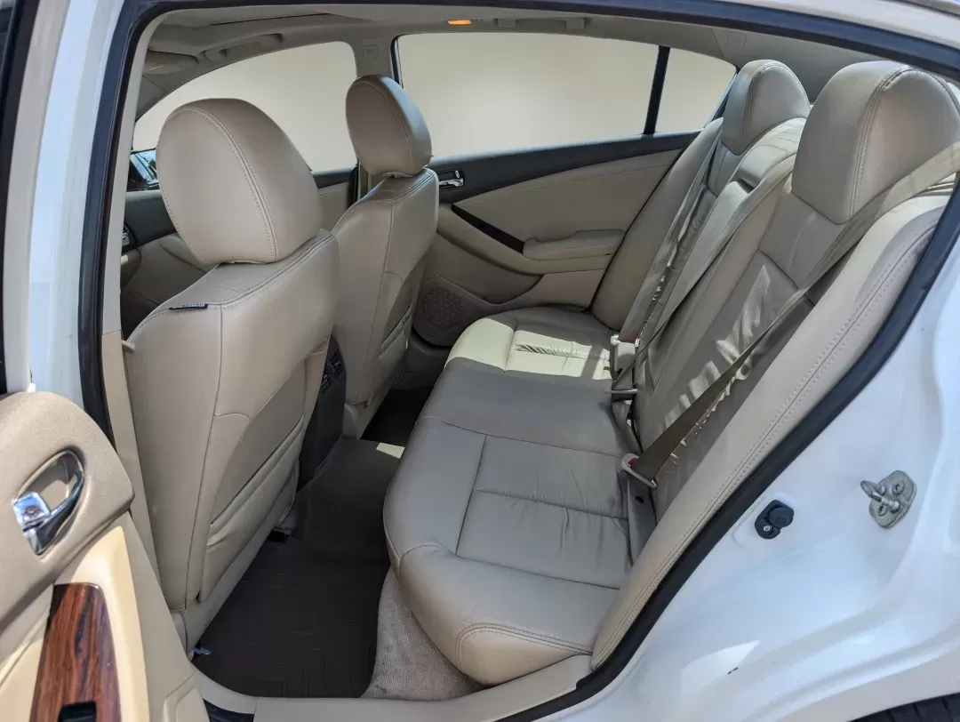 2012 /Blonde Nissan Altima 2.5 SL (1N4AL2AP2CC) with an Gas I4 2.5L/ engine, 1-Speed Continuously Variable Ratio transmission, located at 3959 U.S. 80 W, Phenix City, AL, 36870, (334) 297-4885, 32.469296, -85.135185 - 2012 Nissan Altima 2.5 SL - Photo#10