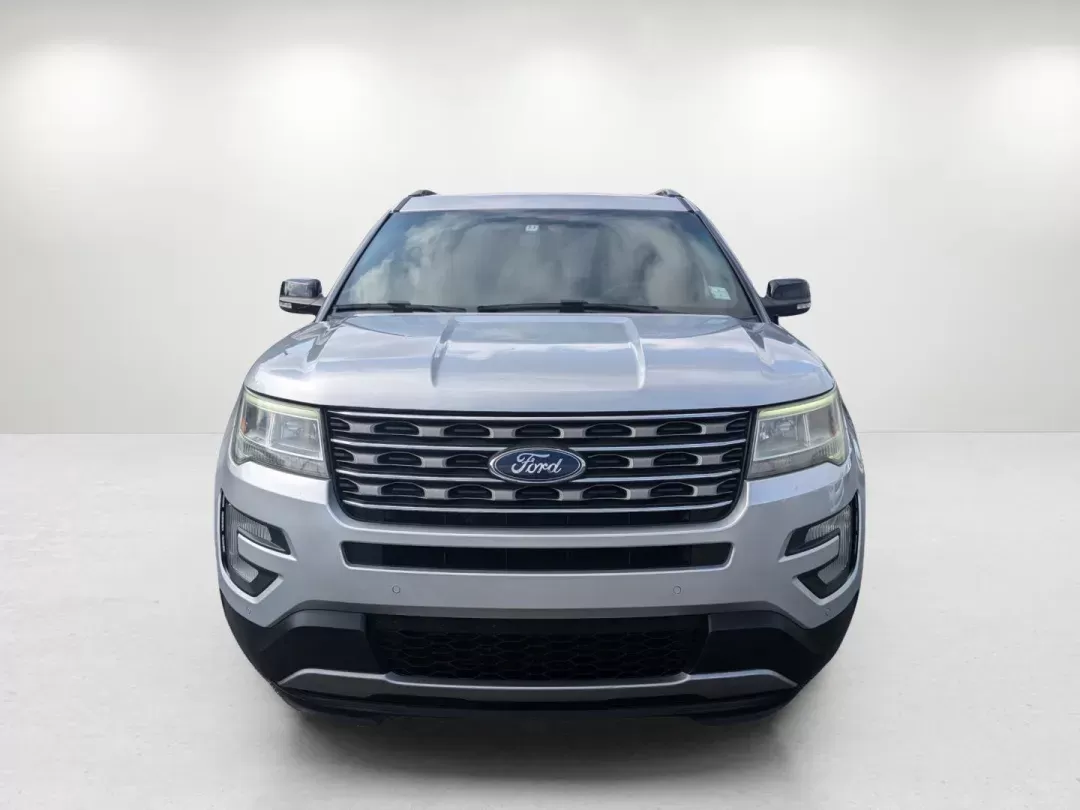 2016 Ford Explorer XLT (1FM5K7DH0GG) with an Intercooled Turbo Premium Unleaded I-4 2.3 L/140 engine, 6-Speed Automatic w/OD transmission, located at 3959 U.S. 80 W, Phenix City, AL, 36870, (334) 297-4885, 32.469296, -85.135185 - 2016 Ford Explorer XLT - Photo#2