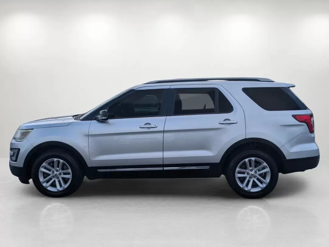 2016 Ford Explorer XLT (1FM5K7DH0GG) with an Intercooled Turbo Premium Unleaded I-4 2.3 L/140 engine, 6-Speed Automatic w/OD transmission, located at 3959 U.S. 80 W, Phenix City, AL, 36870, (334) 297-4885, 32.469296, -85.135185 - 2016 Ford Explorer XLT - Photo#8