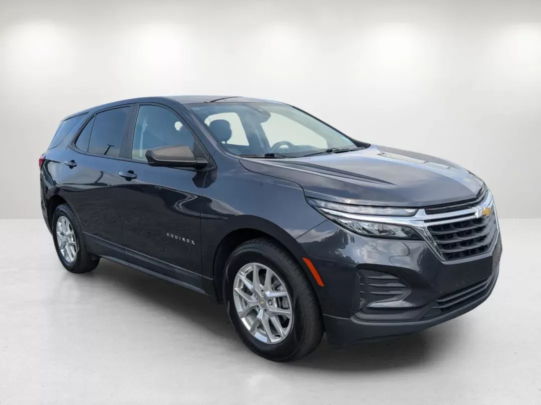2022 /Medium Ash Gray Chevrolet Equinox LS (2GNAXHEV8N6) with an Turbocharged Gas I4 1.5L/92 engine, 6-Speed Automatic transmission, located at 3959 U.S. 80 W, Phenix City, AL, 36870, (334) 297-4885, 32.469296, -85.135185 - 2022 Chevrolet Equinox LS - Photo#3