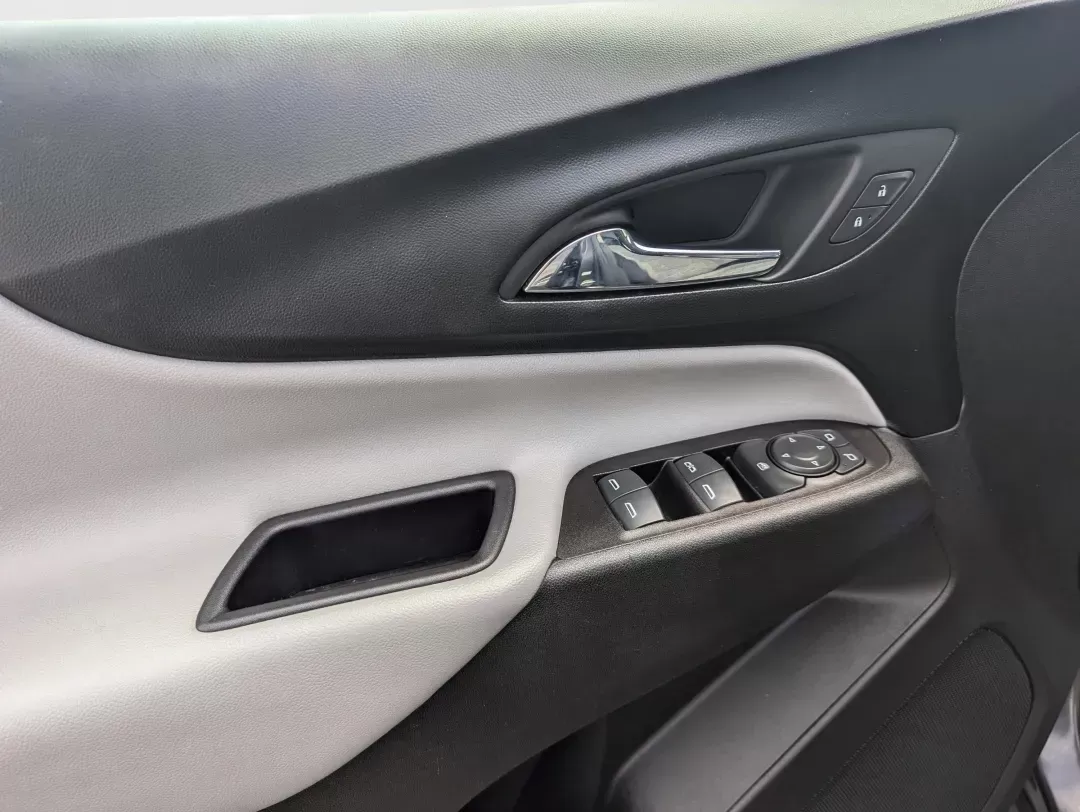2022 /Medium Ash Gray Chevrolet Equinox LS (2GNAXHEV8N6) with an Turbocharged Gas I4 1.5L/92 engine, 6-Speed Automatic transmission, located at 3959 U.S. 80 W, Phenix City, AL, 36870, (334) 297-4885, 32.469296, -85.135185 - 2022 Chevrolet Equinox LS - Photo#9