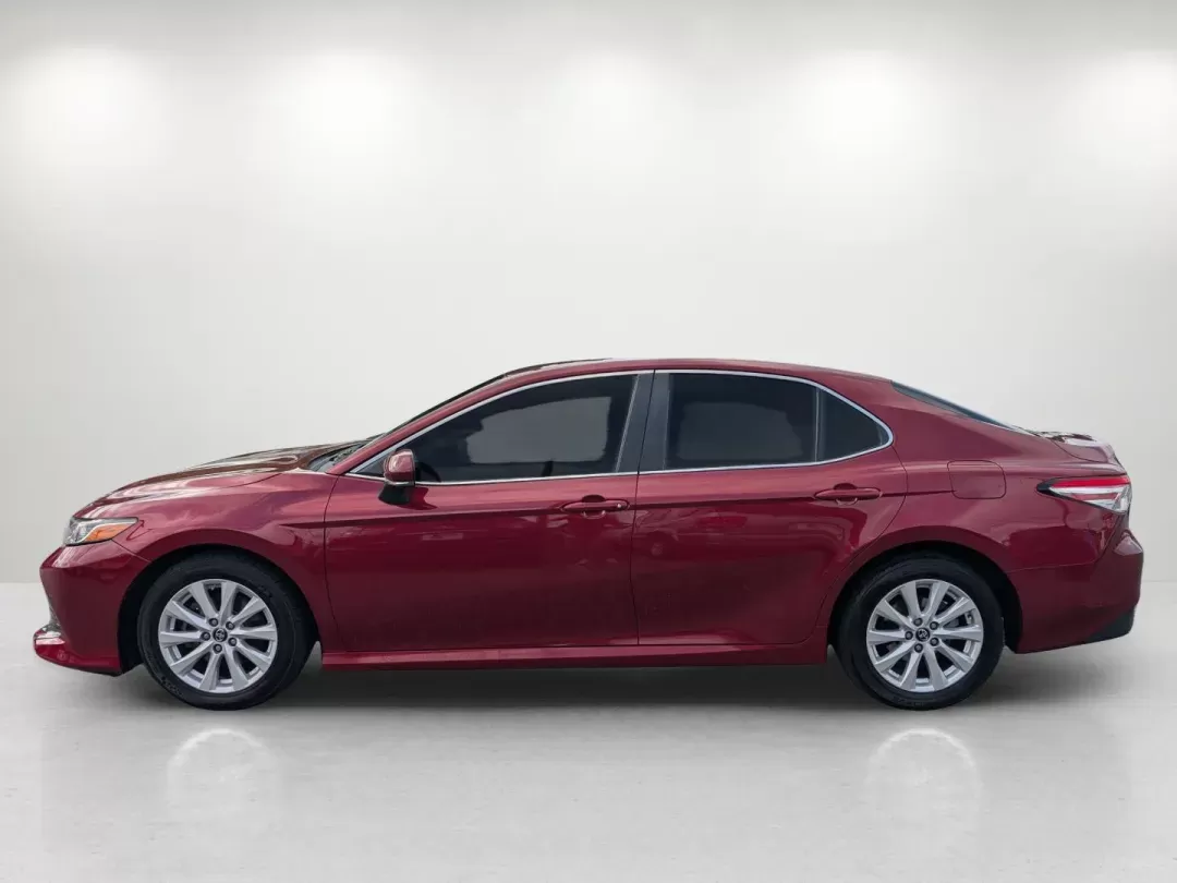 2018 Toyota Camry LE (4T1B11HK0JU) with an Regular Unleaded I-4 2.5 L/152 engine, 8-Speed Automatic w/OD transmission, located at 3959 U.S. 80 W, Phenix City, AL, 36870, (334) 297-4885, 32.469296, -85.135185 - 2018 Toyota Camry LE - Photo#8