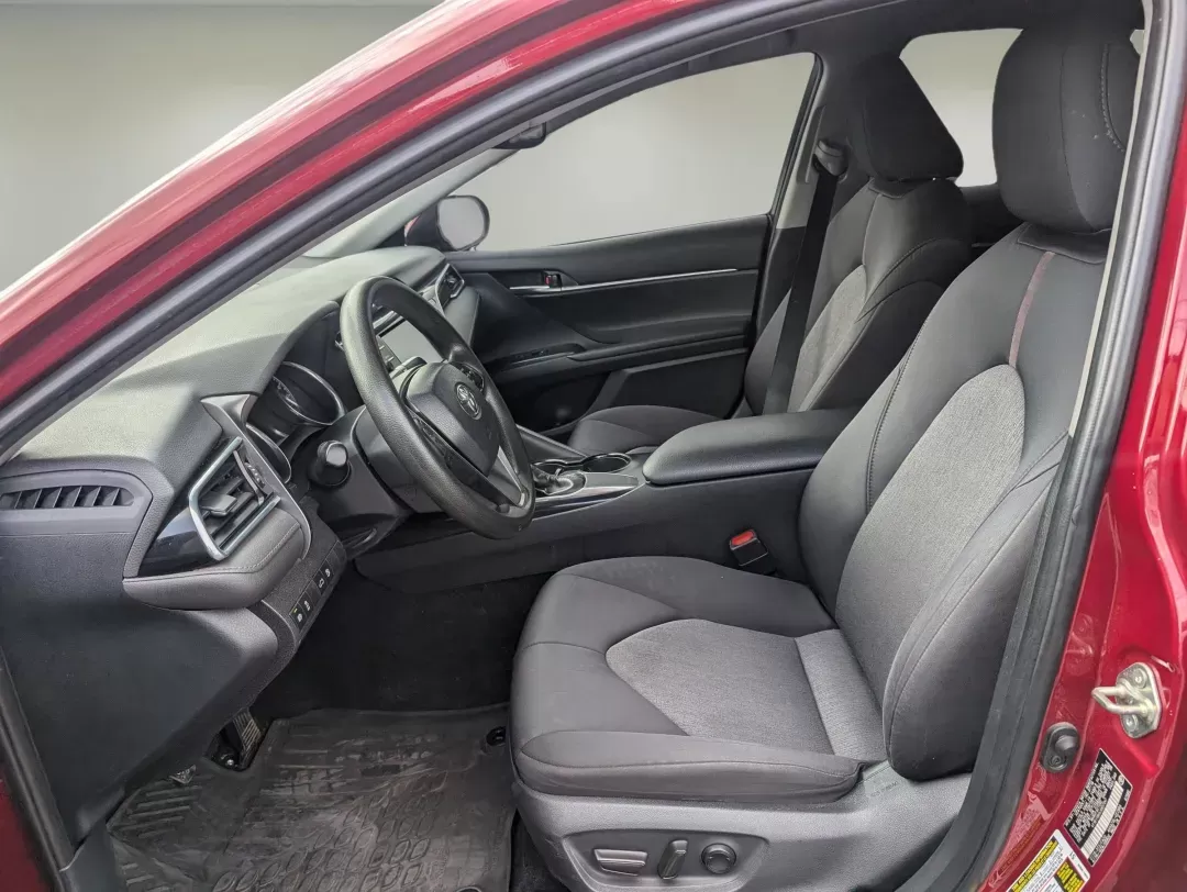 2018 Toyota Camry LE (4T1B11HK0JU) with an Regular Unleaded I-4 2.5 L/152 engine, 8-Speed Automatic w/OD transmission, located at 3959 U.S. 80 W, Phenix City, AL, 36870, (334) 297-4885, 32.469296, -85.135185 - 2018 Toyota Camry LE - Photo#10