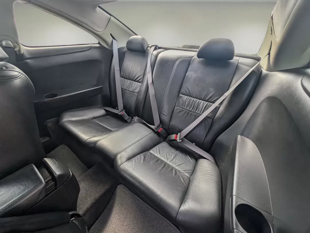 2005 Honda Accord Cpe EX-L (1HGCM72635A) with an Gas I4 2.4L/144 engine, 5-Speed Automatic w/OD transmission, located at 521 Old Farm Lane Rd, Prattville, AL, 36066, (334) 325-1505, 32.482460, -86.416367 - 2005 Honda Accord Cpe EX-L - Photo#10