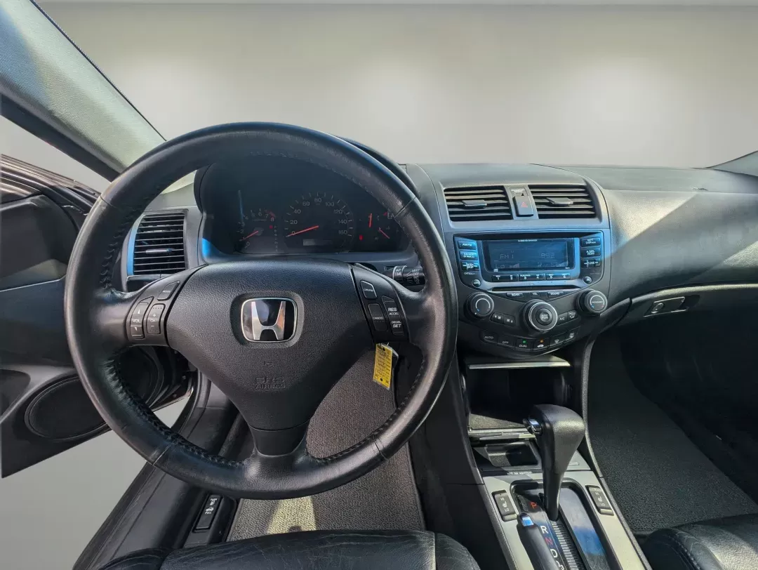 2005 Honda Accord Cpe EX-L (1HGCM72635A) with an Gas I4 2.4L/144 engine, 5-Speed Automatic w/OD transmission, located at 521 Old Farm Lane Rd, Prattville, AL, 36066, (334) 325-1505, 32.482460, -86.416367 - 2005 Honda Accord Cpe EX-L - Photo#11