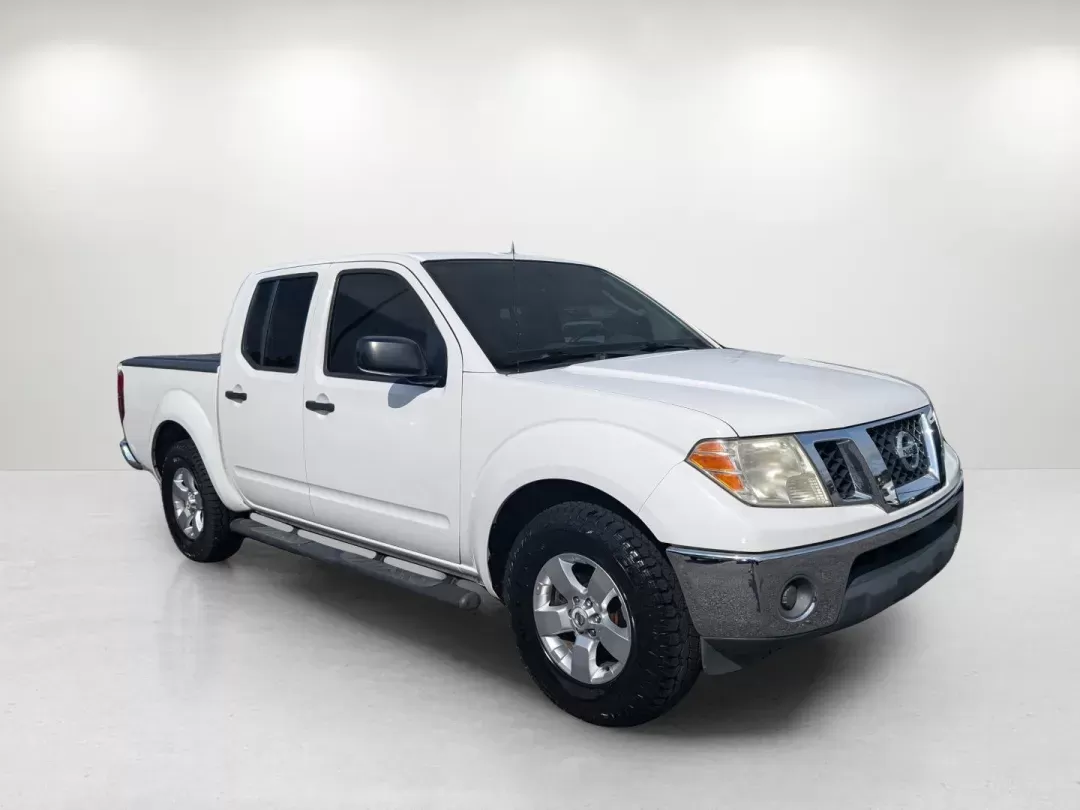 2011 /Beige Nissan Frontier SV (1N6AD0ER0BC) with an Gas V6 4.0L/241 engine, 5-Speed Automatic transmission, located at 3959 U.S. 80 W, Phenix City, AL, 36870, (334) 297-4885, 32.469296, -85.135185 - 2011 Nissan Frontier SV - Photo#3