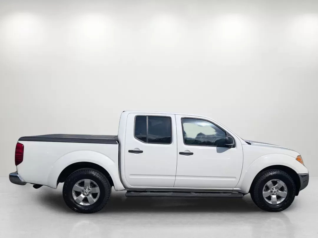 2011 /Beige Nissan Frontier SV (1N6AD0ER0BC) with an Gas V6 4.0L/241 engine, 5-Speed Automatic transmission, located at 3959 U.S. 80 W, Phenix City, AL, 36870, (334) 297-4885, 32.469296, -85.135185 - 2011 Nissan Frontier SV - Photo#4