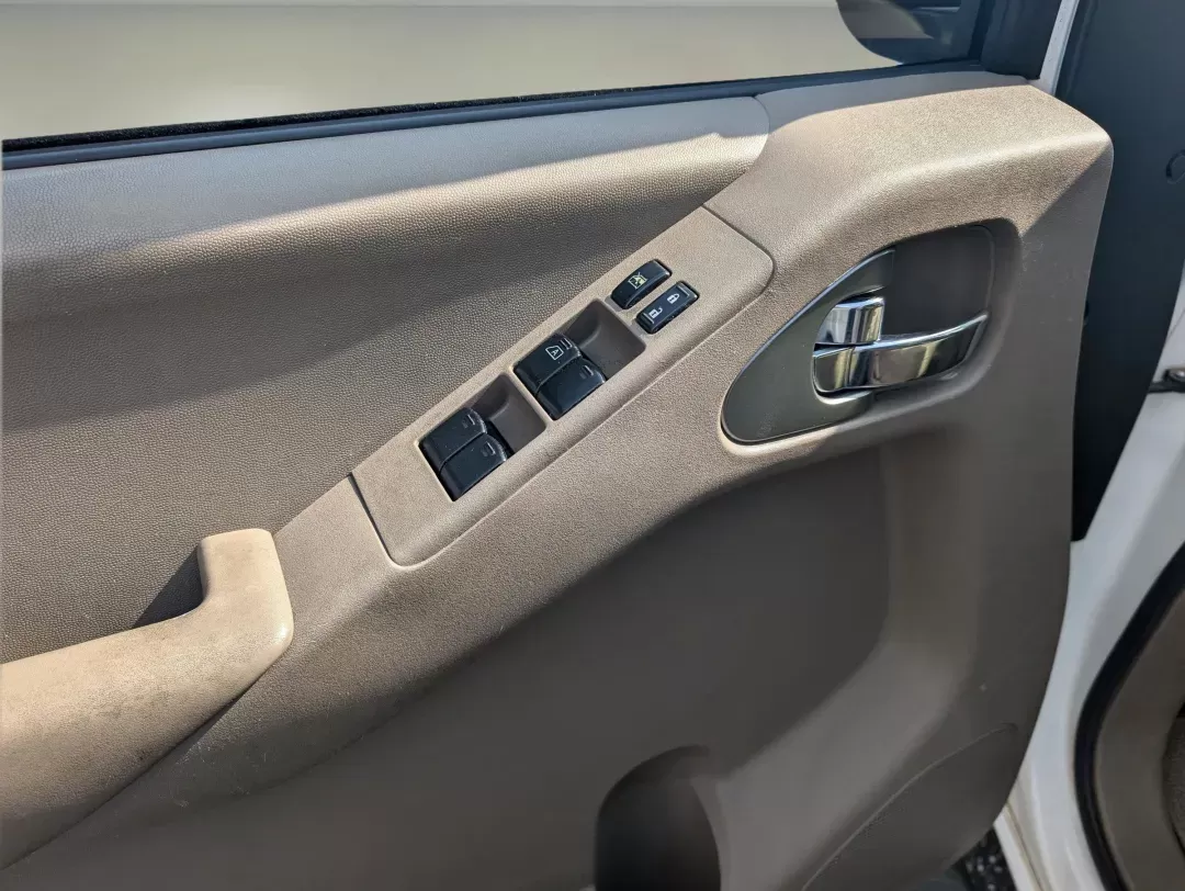 2011 /Beige Nissan Frontier SV (1N6AD0ER0BC) with an Gas V6 4.0L/241 engine, 5-Speed Automatic transmission, located at 3959 U.S. 80 W, Phenix City, AL, 36870, (334) 297-4885, 32.469296, -85.135185 - 2011 Nissan Frontier SV - Photo#9